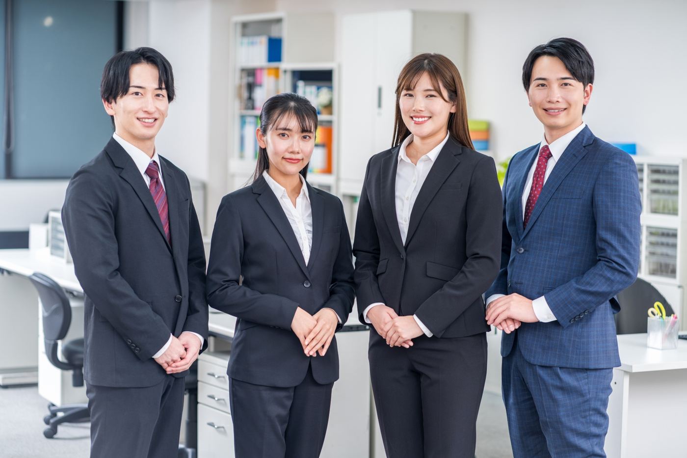 オフィスで働くビジネスチーム